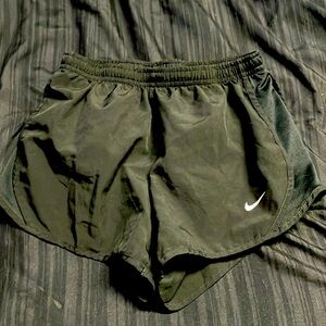 Girls medium Nike dry-fit shorts